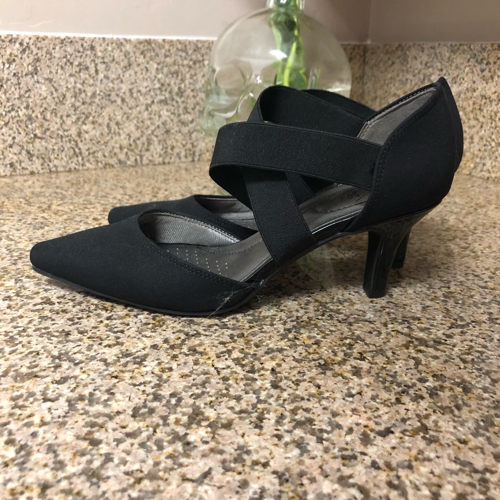 Heels - Picture 3 of 3